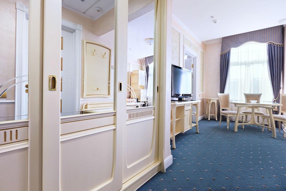 Europe Hotel Minszk Kültér fotó