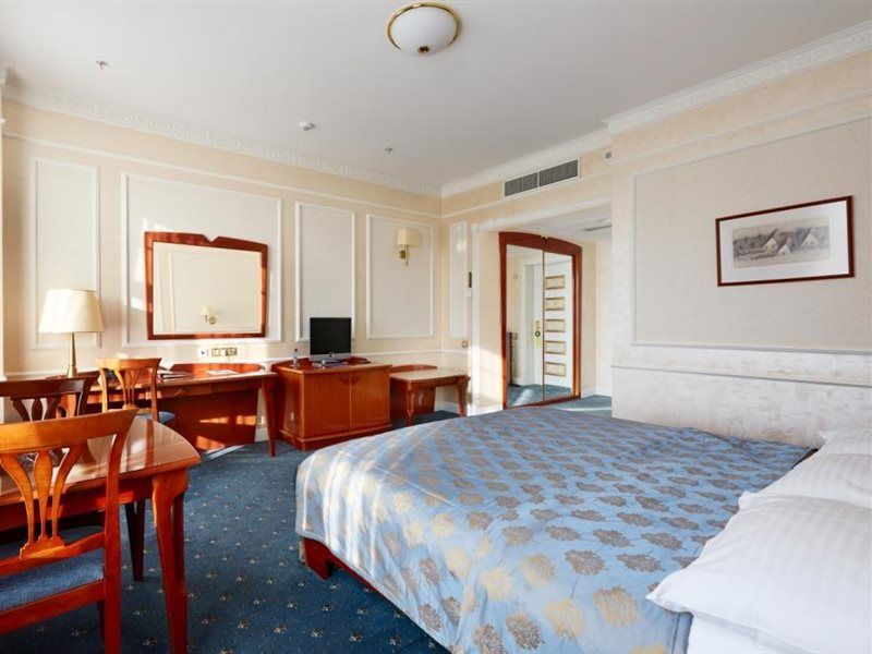 Europe Hotel Minszk Kültér fotó
